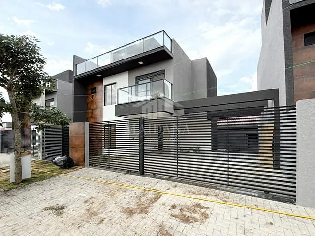 Sobrado com 196m² 3 quartos e 3 banheiros, à venda, no bairro Boneca do Iguaçu em São José dos Pinhais