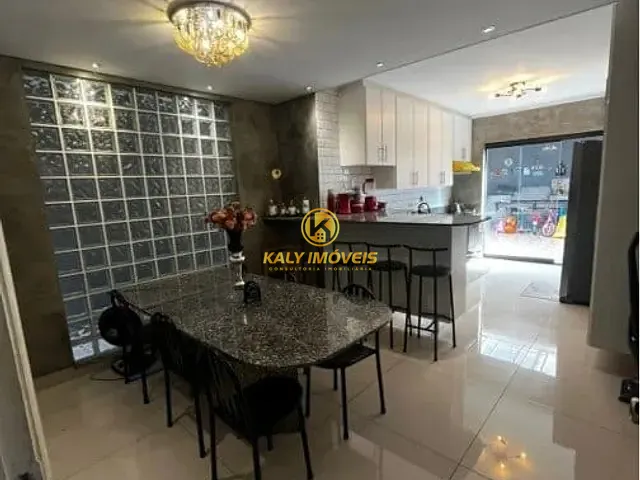Sobrado com 225m² 3 quartos e 2 banheiros, à venda, no bairro Olímpico em São Caetano do Sul