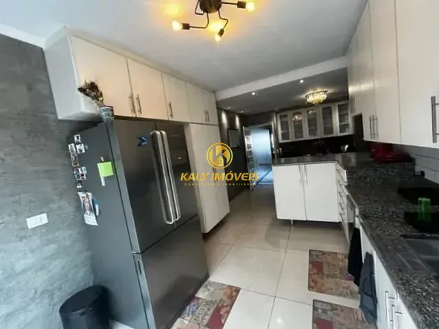 Sobrado com 225m² 3 quartos e 2 banheiros, à venda, no bairro Olímpico em São Caetano do Sul