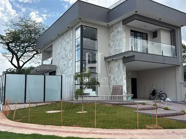 Sobrado com 250m² 4 quartos e 2 banheiros, à venda, no bairro Conjunto Residencial Storil em Aparecida de Goiânia