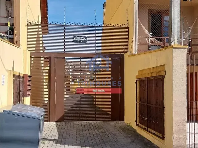 Sobrado com 106m² 3 quartos e 4 banheiros, à venda, no bairro Capão da Imbuia em Curitiba