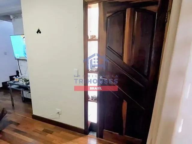 Sobrado com 106m² 3 quartos e 4 banheiros, à venda, no bairro Capão da Imbuia em Curitiba