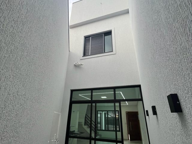 Sobrado 2 quartos e 2 banheiros, à venda, no bairro Parque Oratório em Santo André