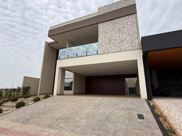 Sobrado à venda, no bairro Residencial Bellevie em Cambé