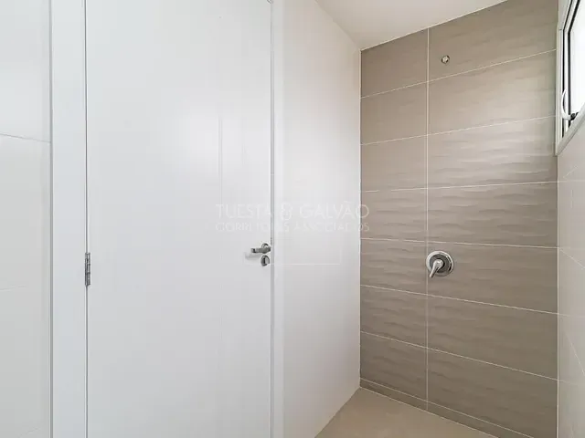 Sobrado com 164m² 4 quartos e 4 banheiros, à venda, no bairro Jardim das Américas em Curitiba