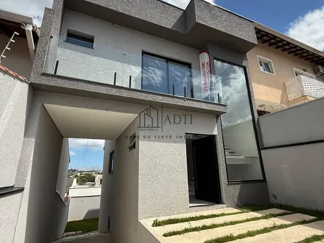 Sobrado 3 quartos e 2 banheiros, à venda, no bairro Jardim Nathalie em Mogi das Cruzes