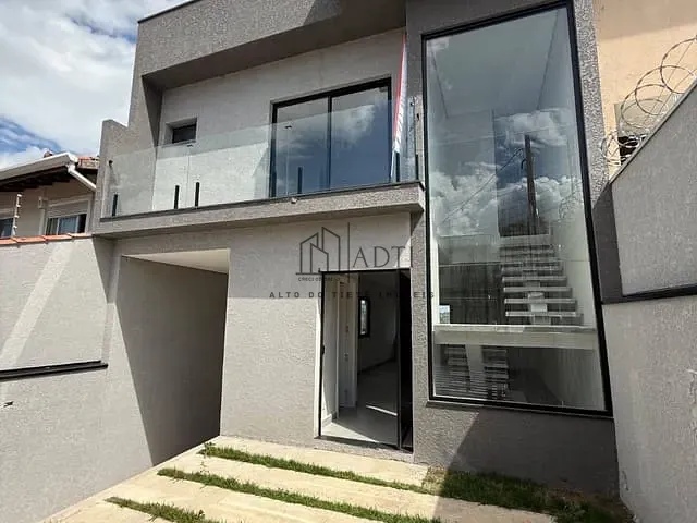 Sobrado 3 quartos e 2 banheiros, à venda, no bairro Jardim Nathalie em Mogi das Cruzes