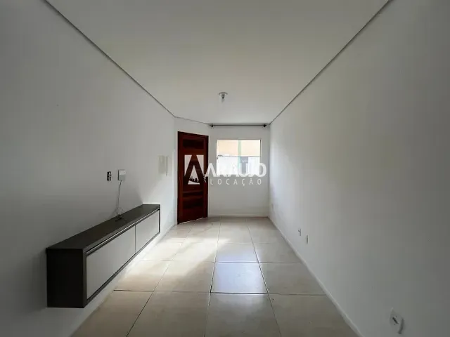 Sobrado 3 quartos e 1 banheiro, para alugar, no bairro Dom Bosco em Itajaí