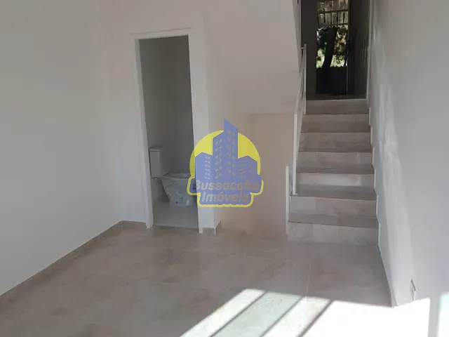 Sobrado com 75m² 2 quartos e 1 banheiro, à venda, no bairro Jardim São João em Jandira