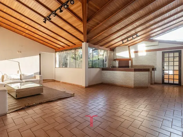 Casa com 456m² 4 quartos e 6 banheiros, à venda, no bairro Portão em Curitiba