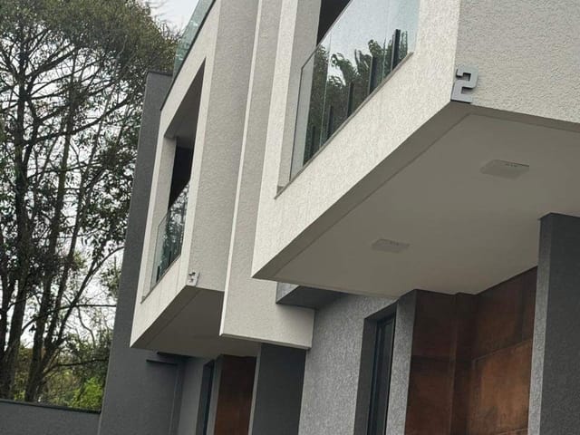 Sobrado com 135m² 3 quartos e 1 banheiro, à venda, no bairro Uberaba em Curitiba