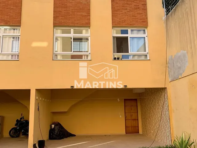 Sobrado 3 quartos e 2 banheiros, à venda, no bairro Jardim Oliveiras em Taboão da Serra