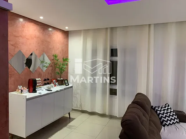 Sobrado 3 quartos e 2 banheiros, à venda, no bairro Jardim Oliveiras em Taboão da Serra