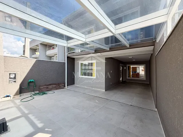 Sobrado com 200m² 3 quartos e 2 banheiros, à venda, no bairro Bom Jesus em São José dos Pinhais