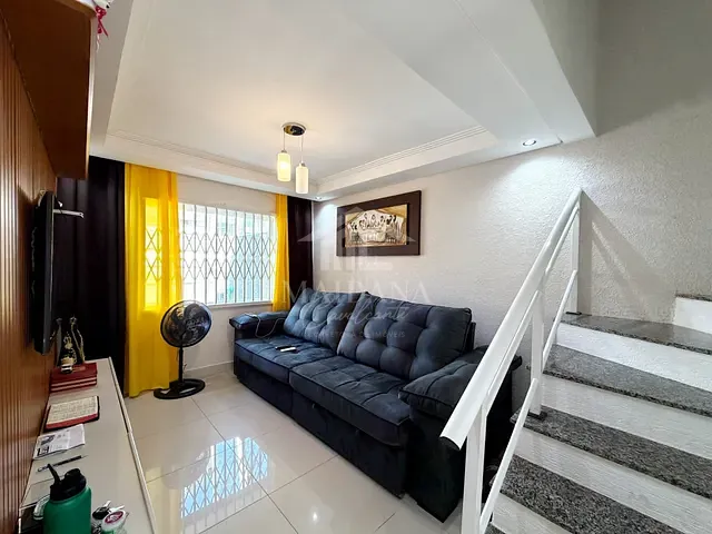 Sobrado com 200m² 3 quartos e 2 banheiros, à venda, no bairro Bom Jesus em São José dos Pinhais