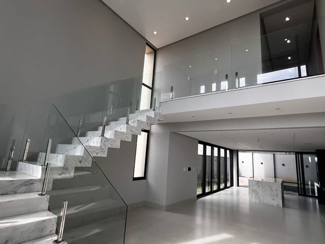 Foto do Sobrado - Sobrado com 4 dormitórios à venda, 256 m² por R$ 2.300.000,00 - Jardins Capri - Senador Canedo/GO | Portfolio Imóveis