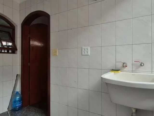 Sobrado 3 quartos e 5 banheiros, à venda ou para alugar, no bairro Vila Pinheirinho em Santo André