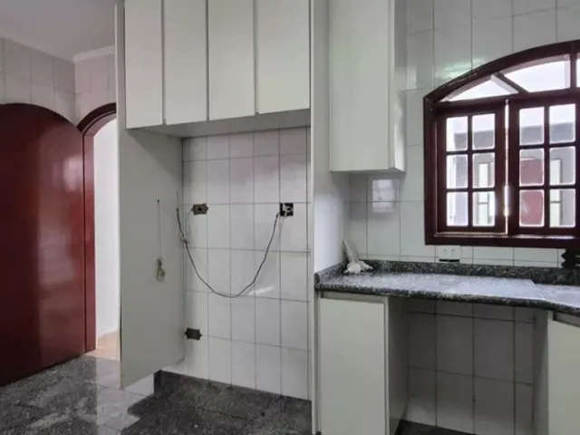 Sobrado 3 quartos e 5 banheiros, à venda ou para alugar, no bairro Vila Pinheirinho em Santo André