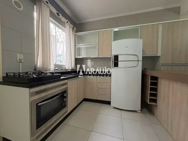 Sobrado 2 quartos e 1 banheiro, para alugar, no bairro Itacolomi em Balneário Piçarras