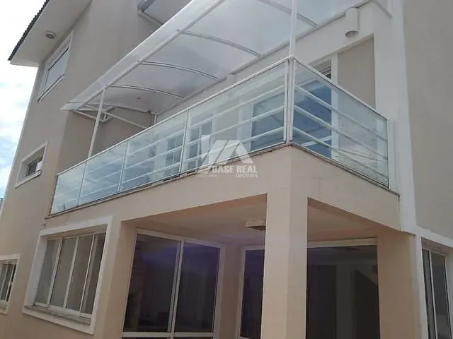 Sobrado com 300m² 2 quartos e 3 banheiros, à venda, no bairro Estrela em Ponta Grossa