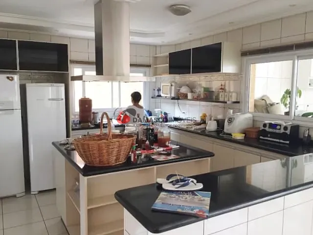 Sobrado com 298m² 4 quartos e 7 banheiros, à venda, no bairro Jardim São Caetano em São Caetano do Sul