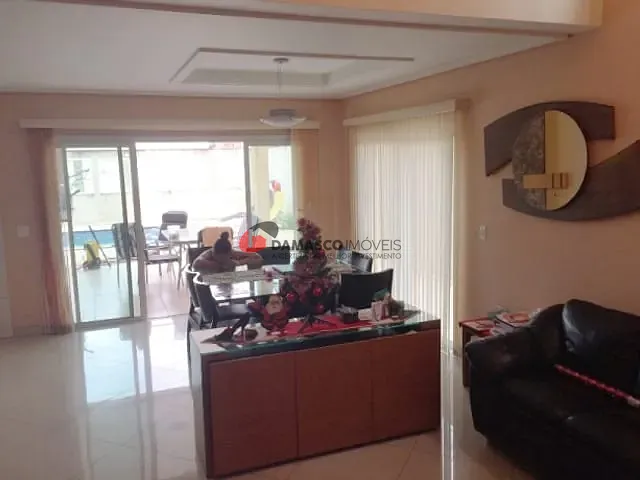Sobrado com 298m² 4 quartos e 7 banheiros, à venda, no bairro Jardim São Caetano em São Caetano do Sul