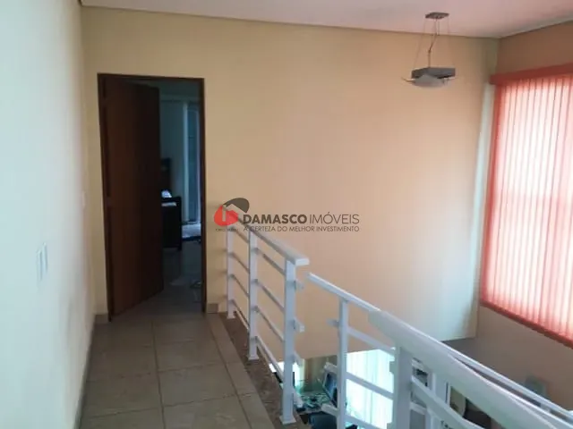 Sobrado com 298m² 4 quartos e 7 banheiros, à venda, no bairro Jardim São Caetano em São Caetano do Sul