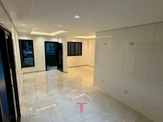 Sobrado com 141m² 3 quartos e 4 banheiros, à venda, no bairro Porto das Laranjeiras em Araucária