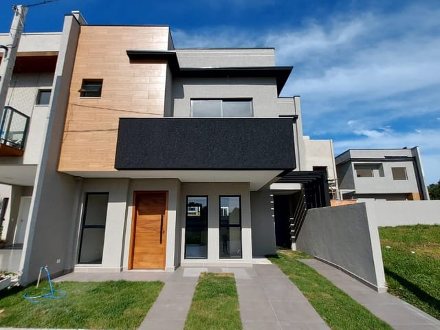 Sobrado 3 quartos e 1 banheiro, à venda, no bairro Costeira em São José dos Pinhais