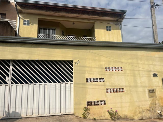 Sobrado com 200m² 4 quartos e 3 banheiros, à venda, no bairro Conjunto Habitacional Parque Itajaí em Campinas