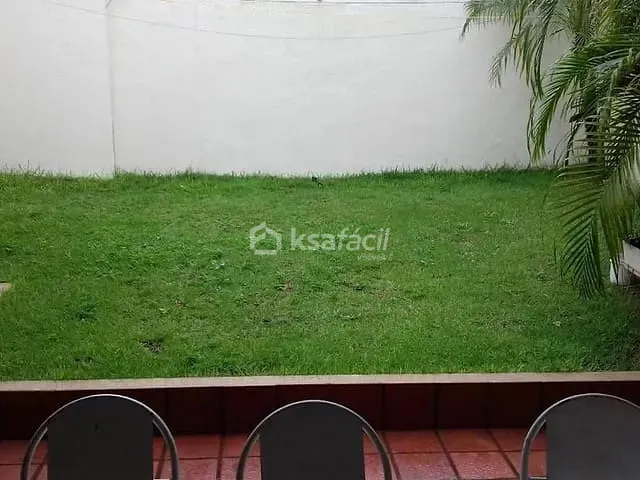 Sobrado com 400m² 3 quartos e 2 banheiros, à venda, no bairro Amambaí em Campo Grande