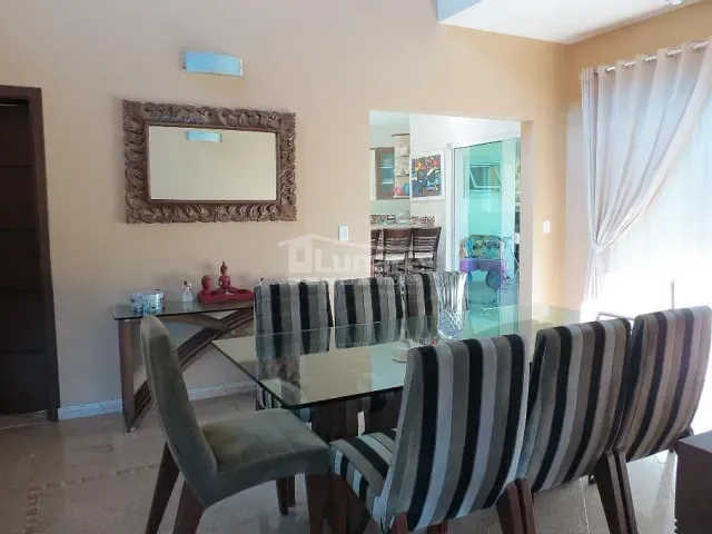 Sobrado com 726m² 3 quartos e 5 banheiros, à venda, no bairro Jardim Aracy em Mogi das Cruzes