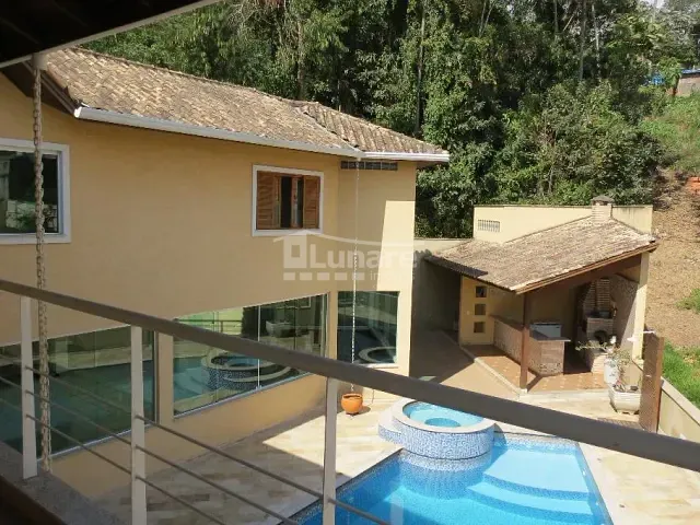 Sobrado com 726m² 3 quartos e 5 banheiros, à venda, no bairro Jardim Aracy em Mogi das Cruzes