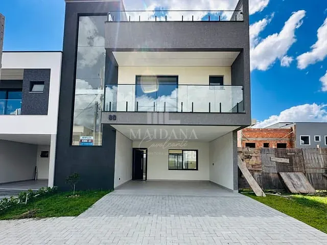 Sobrado com 128m² 3 quartos e 2 banheiros, à venda, no bairro Costeira em São José dos Pinhais