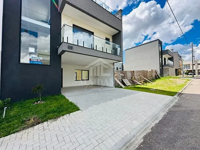 Sobrado com 128m² 3 quartos e 2 banheiros, à venda, no bairro Costeira em São José dos Pinhais