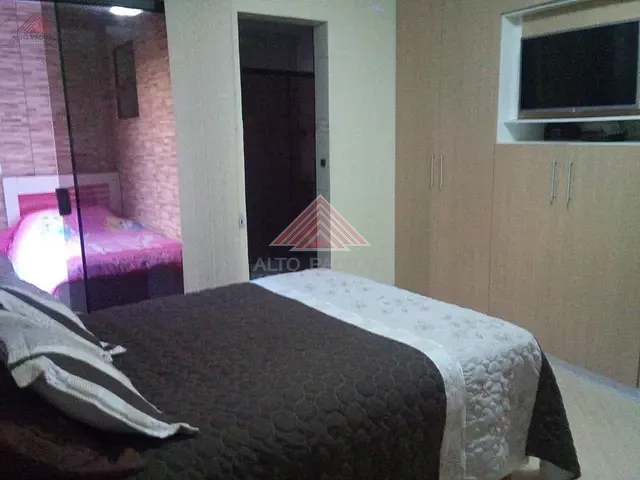 Sobrado 3 quartos e 2 banheiros, à venda, no bairro Vila Ana em Mauá