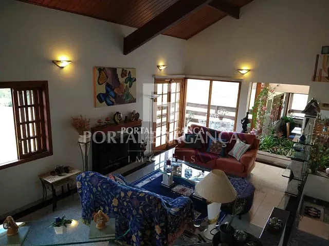 Sobrado com 1300m² 4 quartos e 5 banheiros, à venda, no bairro Lagos de Santa Helena em Bragança Paulista