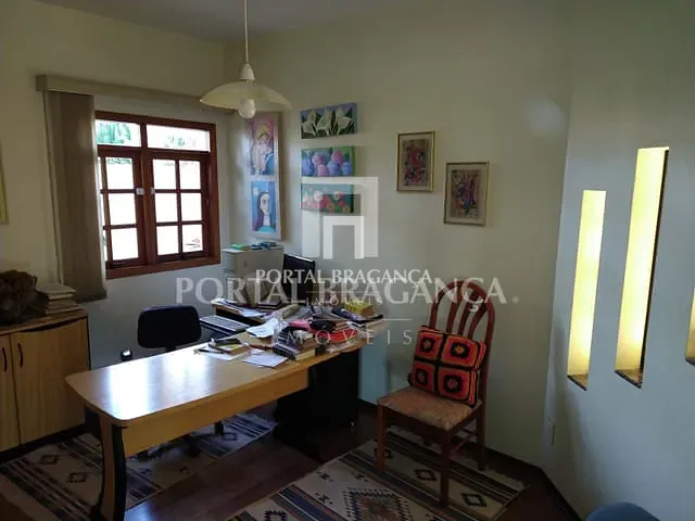 Sobrado com 1300m² 4 quartos e 5 banheiros, à venda, no bairro Lagos de Santa Helena em Bragança Paulista