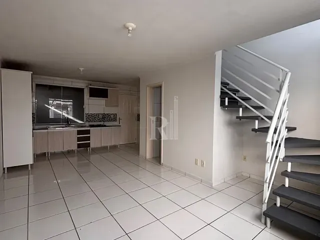 Sobrado 2 quartos e 2 banheiros, para alugar, no bairro Areias em Tijucas