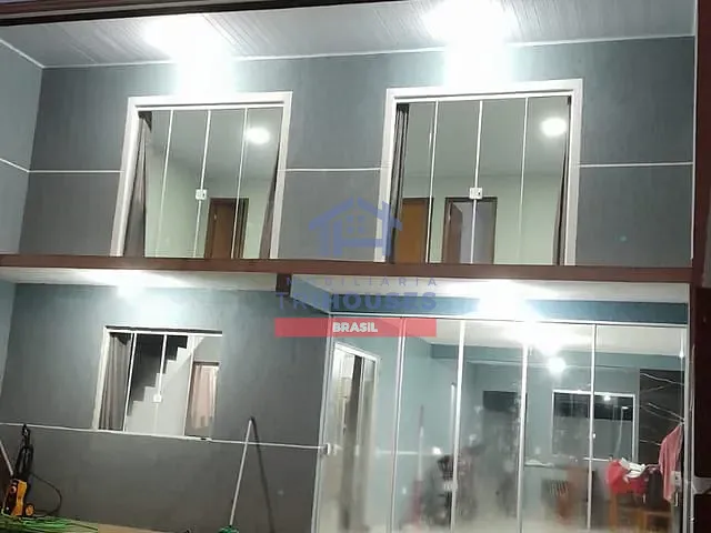 Sobrado 2 quartos e 2 banheiros, à venda, no bairro Eucaliptos em Fazenda Rio Grande