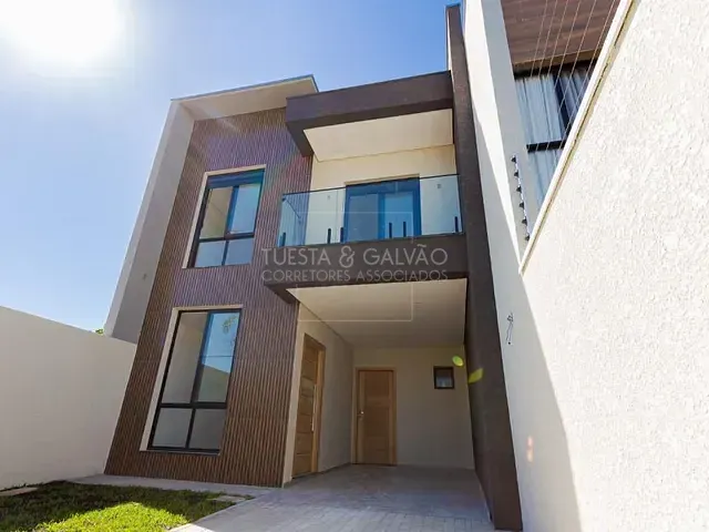Sobrado com 133m² 3 quartos e 3 banheiros, à venda, no bairro Vila Amélia em Pinhais