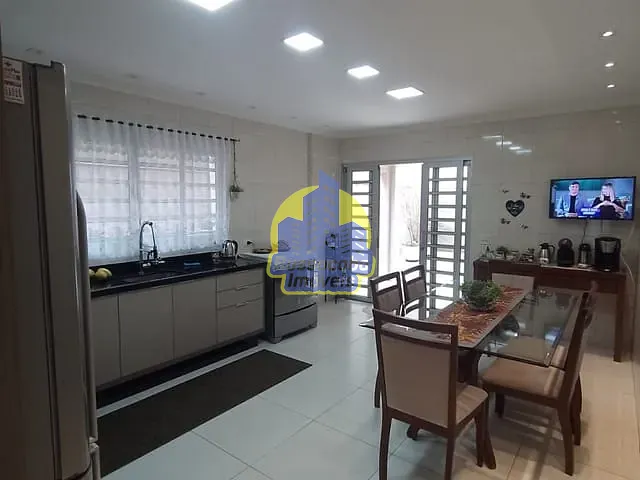 Sobrado com 178m² 3 quartos e 2 banheiros, à venda, no bairro Jardim D Abril em Osasco