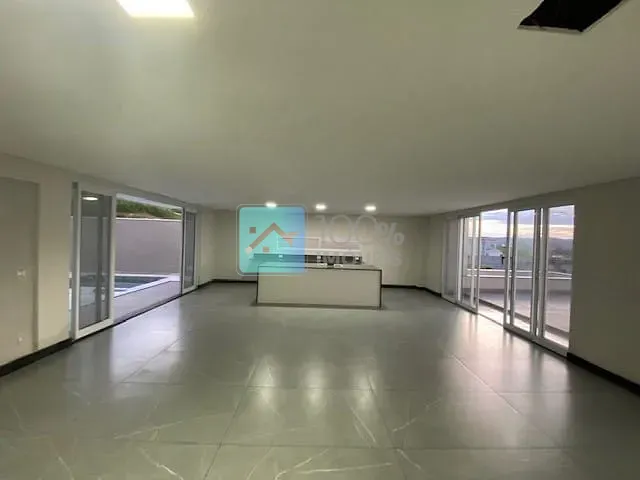 Sobrado com 450m² 3 quartos e 5 banheiros, à venda, no bairro Urbanova em São José dos Campos
