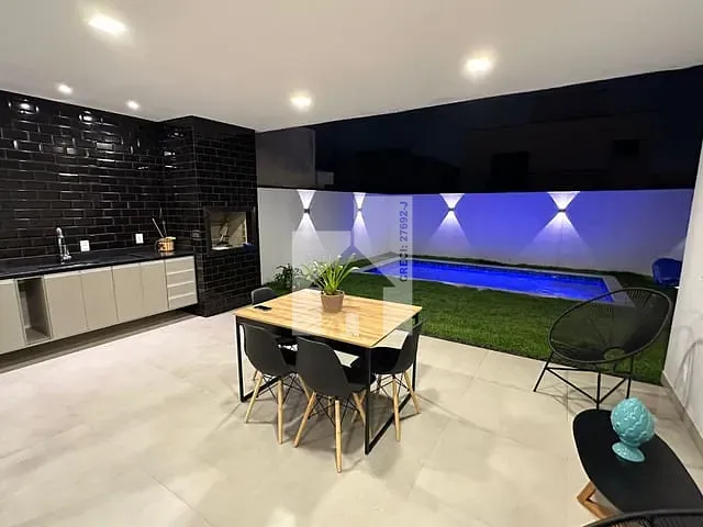 Sobrado com 250m² 3 quartos e 5 banheiros, à venda, no bairro Recanto Quarto Centenário em Jundiaí