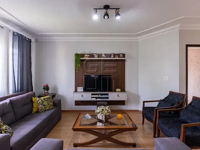 Sobrado com 420m² 4 quartos e 4 banheiros, à venda, no bairro Califórnia em Londrina