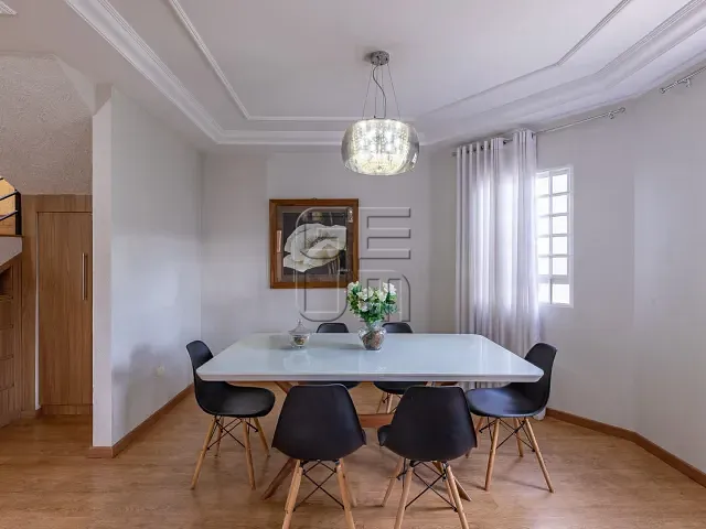 Sobrado com 420m² 4 quartos e 4 banheiros, à venda, no bairro Califórnia em Londrina