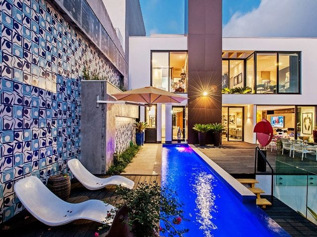 Casa com 685m² 3 quartos e 5 banheiros, à venda, no bairro Santo Inácio em Curitiba