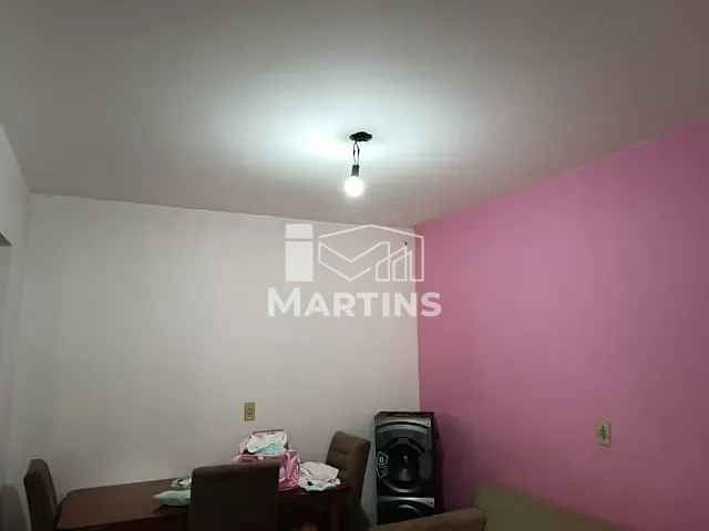 Sobrado 2 quartos e 1 banheiro, à venda, no bairro Parque Marabá em Taboão da Serra