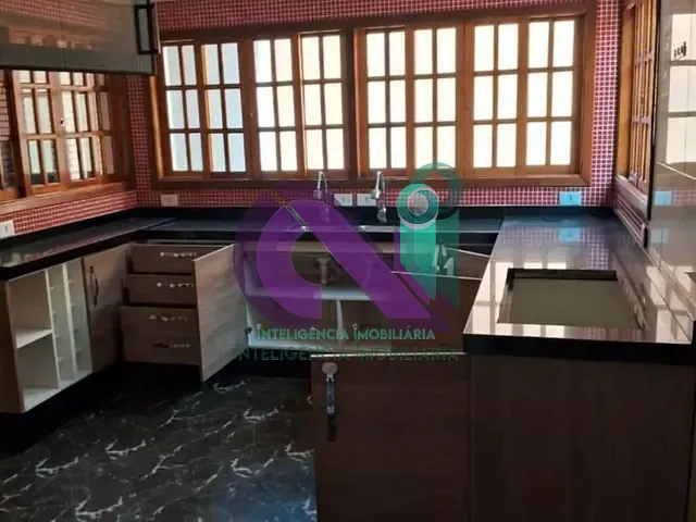 Sobrado com 200m² 4 quartos e 4 banheiros, à venda, no bairro Jaguaribe em Osasco