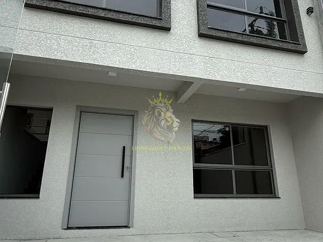 Sobrado 3 quartos e 3 banheiros, à venda, no bairro Areias em Camboriú